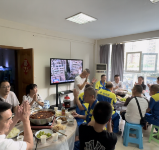 喜迎國(guó)慶和站慶二十一周年聚餐活動(dòng)