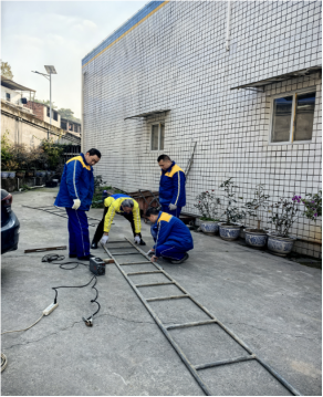 站房后側專用步梯安裝完畢，助力安全高效運維